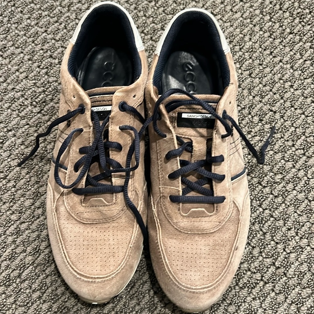 Ecco Sneakers